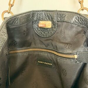 Tory Burch Black Leather Shoulder Bag with Gold-Tone Chain